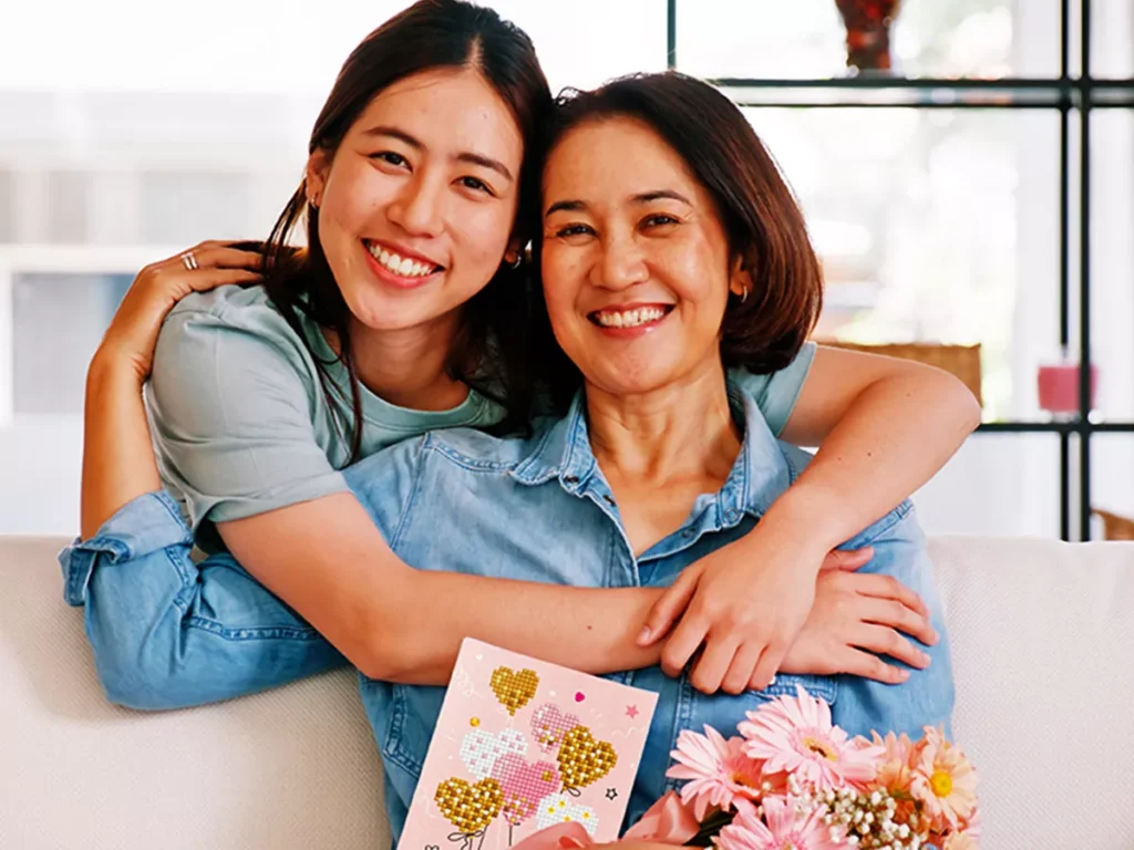 enjoying diamond painting with mother