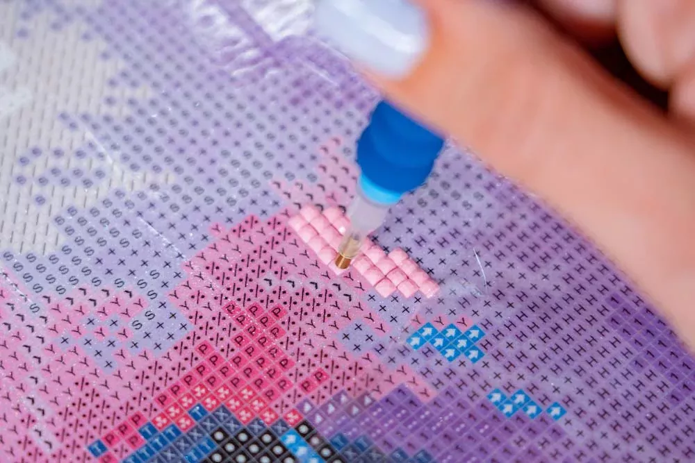 placing diamonds on the canvas